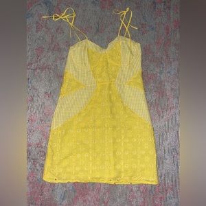 Super cute yellow summer mini dress!! Size small